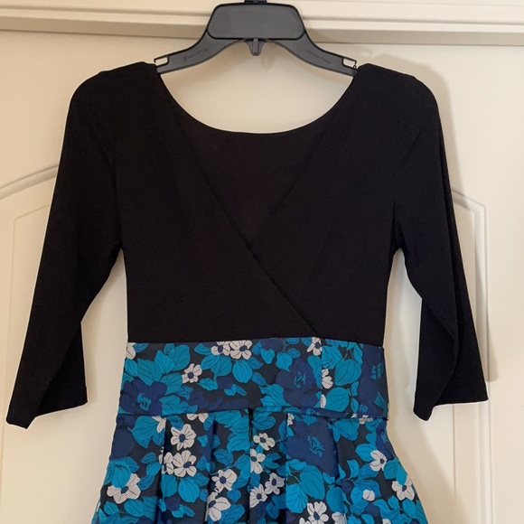 Adrianna Papell wrap dress - Picture 3 of 8